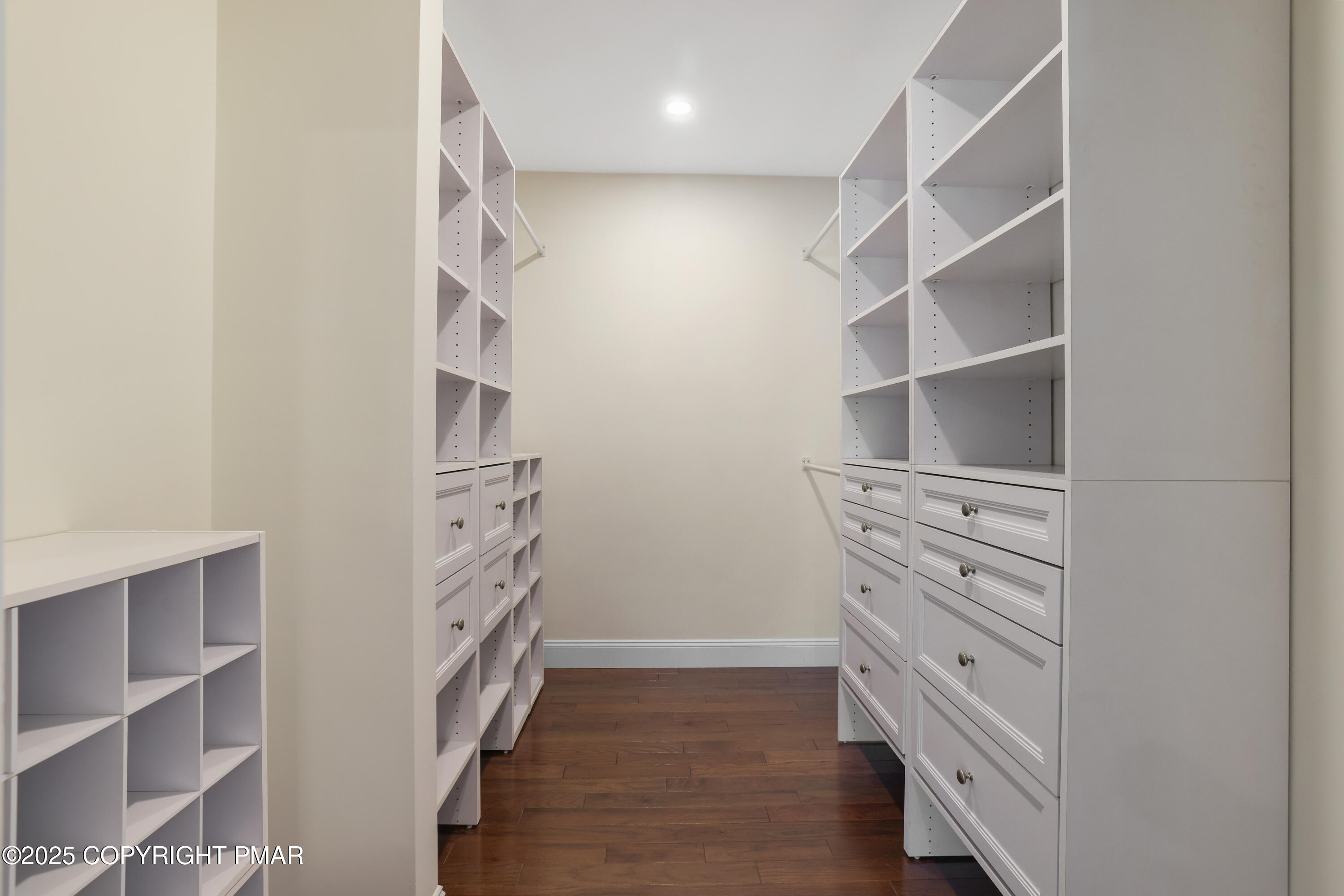 14 Stonegate Court Mount Pocono, PA 18344 - Photo 34 of 71 walk in closet