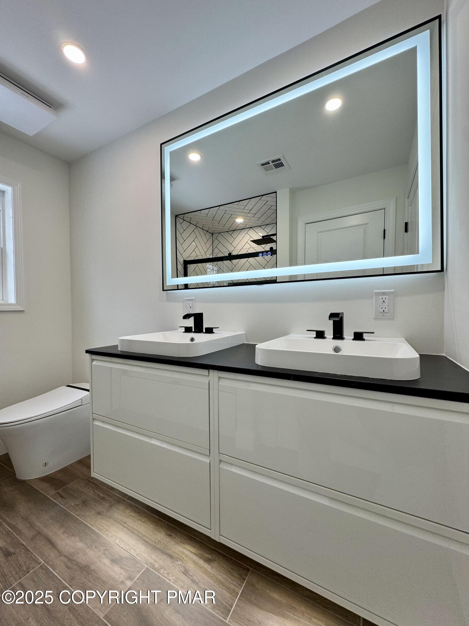 14 Stonegate Court Mount Pocono, PA 18344 - Photo 50 of 71 bath2