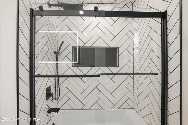 $485,000 | 14 Stonegate Court, Mount Pocono, PA 18344