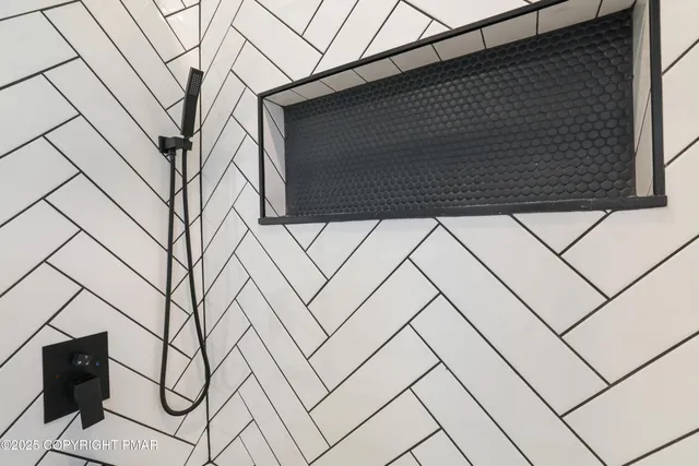 $485,000 | 14 Stonegate Court, Mount Pocono, PA 18344