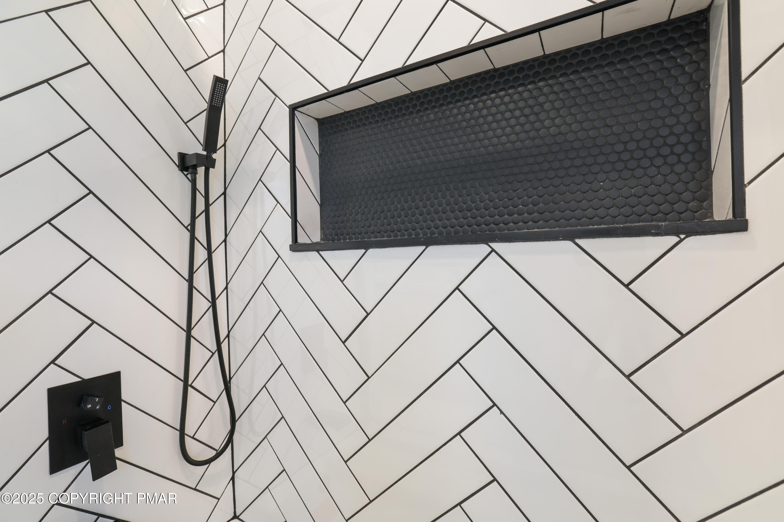 14 Stonegate Court Mount Pocono, PA 18344 - Photo 54 of 71 shower