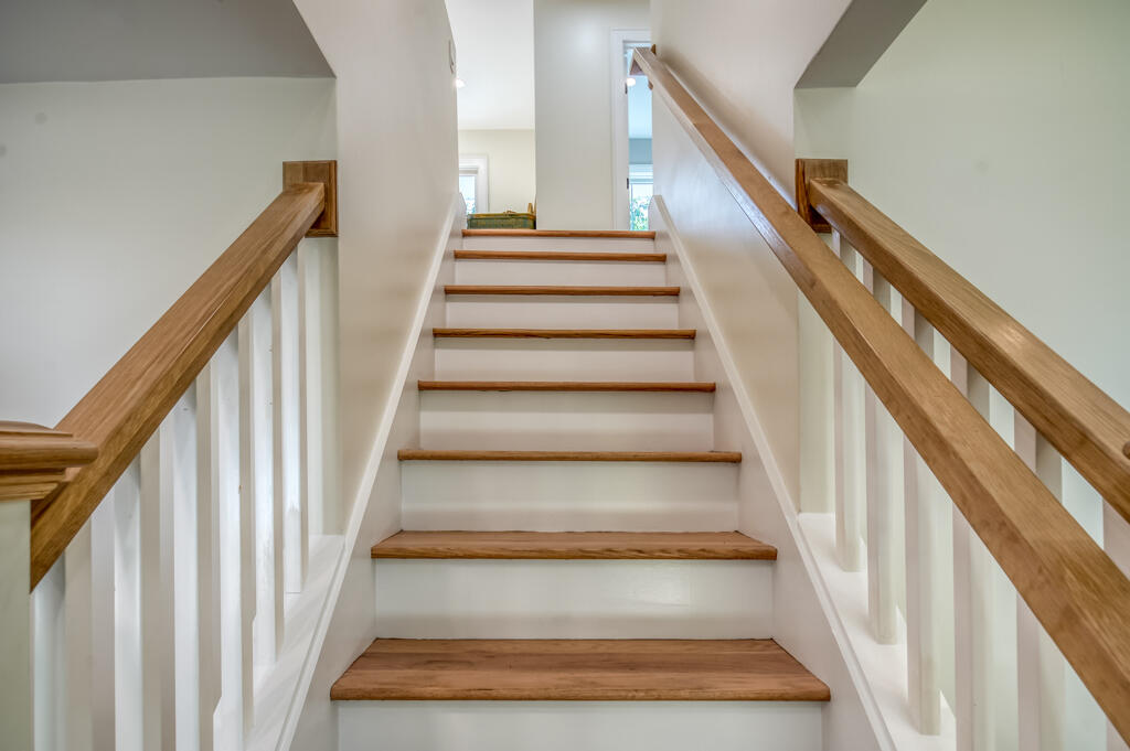 99 The Boulevard Edgartown, MA 02539 - Photo 18 of 35 a view of entryway