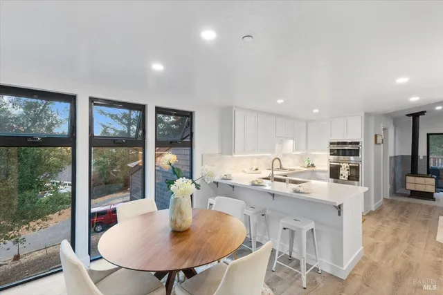 $1,099,000 | 960 Wild Oak Drive, Santa Rosa, CA 95409