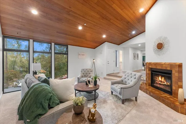 $1,099,000 | 960 Wild Oak Drive, Santa Rosa, CA 95409