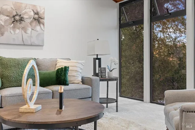 $1,099,000 | 960 Wild Oak Drive, Santa Rosa, CA 95409