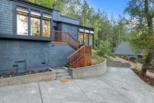 $1,099,000 | 960 Wild Oak Drive, Santa Rosa, CA 95409