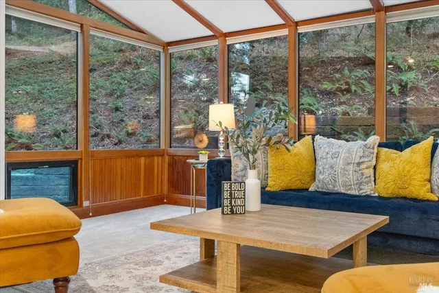 $1,099,000 | 960 Wild Oak Drive, Santa Rosa, CA 95409