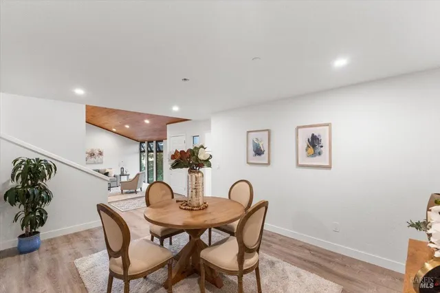 $1,099,000 | 960 Wild Oak Drive, Santa Rosa, CA 95409