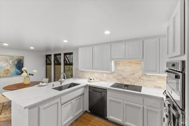 $1,099,000 | 960 Wild Oak Drive, Santa Rosa, CA 95409