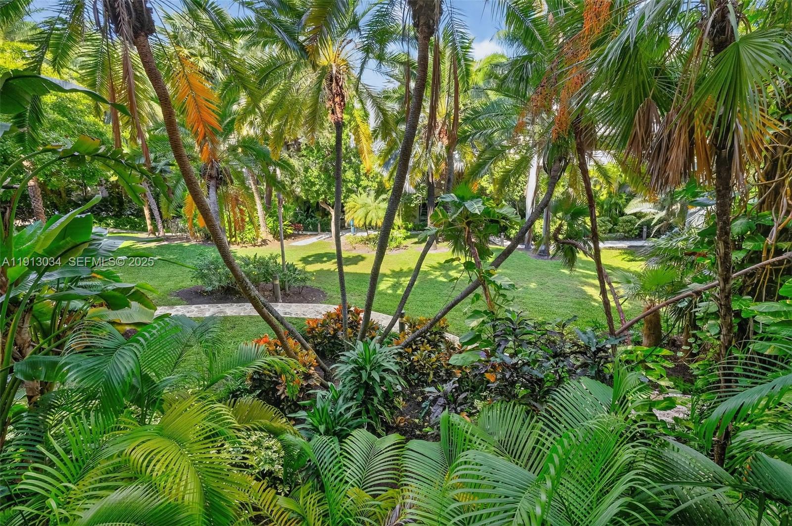 181 Crandon Boulevard, Unit 106 Key Biscayne, FL 33149 - Photo 42 of 48