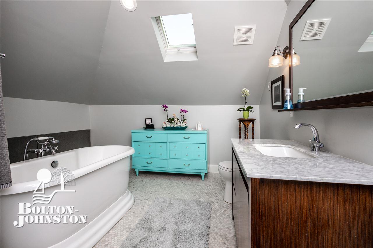 580-582 Neff Road Grosse Pointe, MI 48230 - Photo 30 of 68 3rd Floor Master Bath