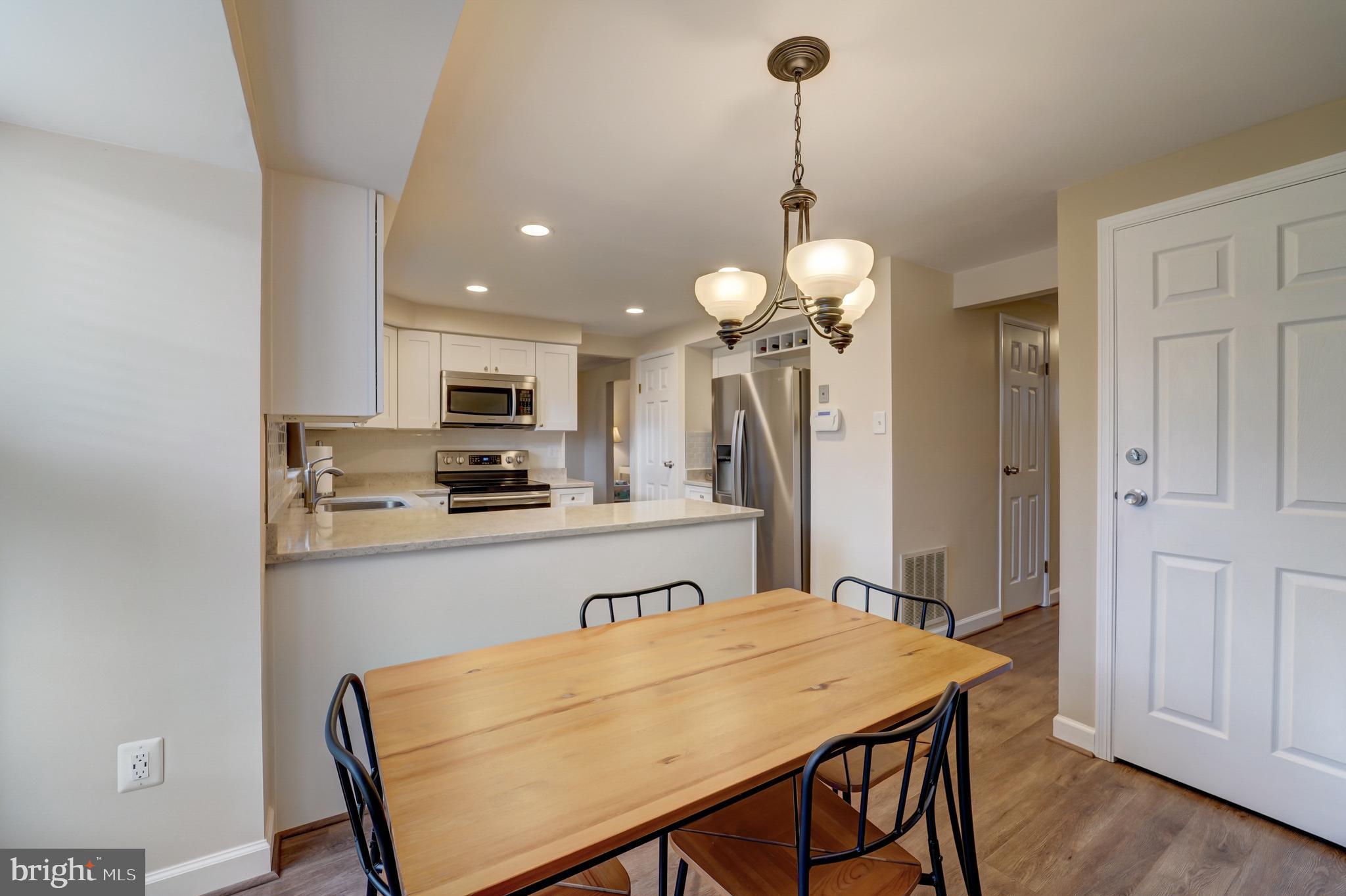 27 Highfields Drive Catonsville, MD 21228 - Photo 11 of 38 Kitchen