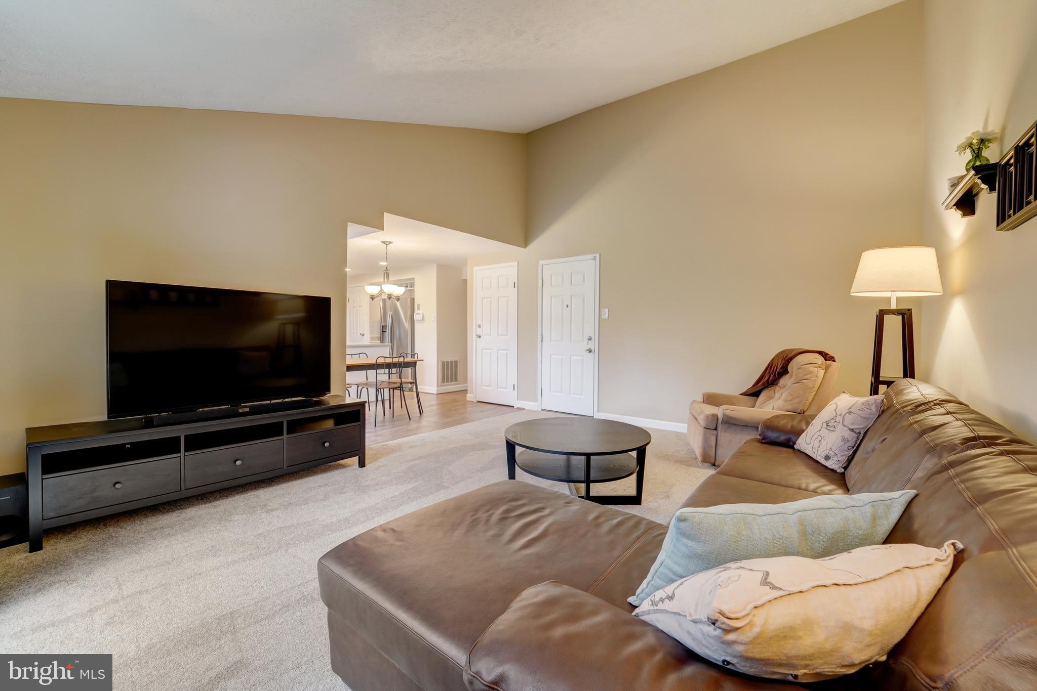 27 Highfields Drive Catonsville, MD 21228 - Photo 21 of 38 Family Room