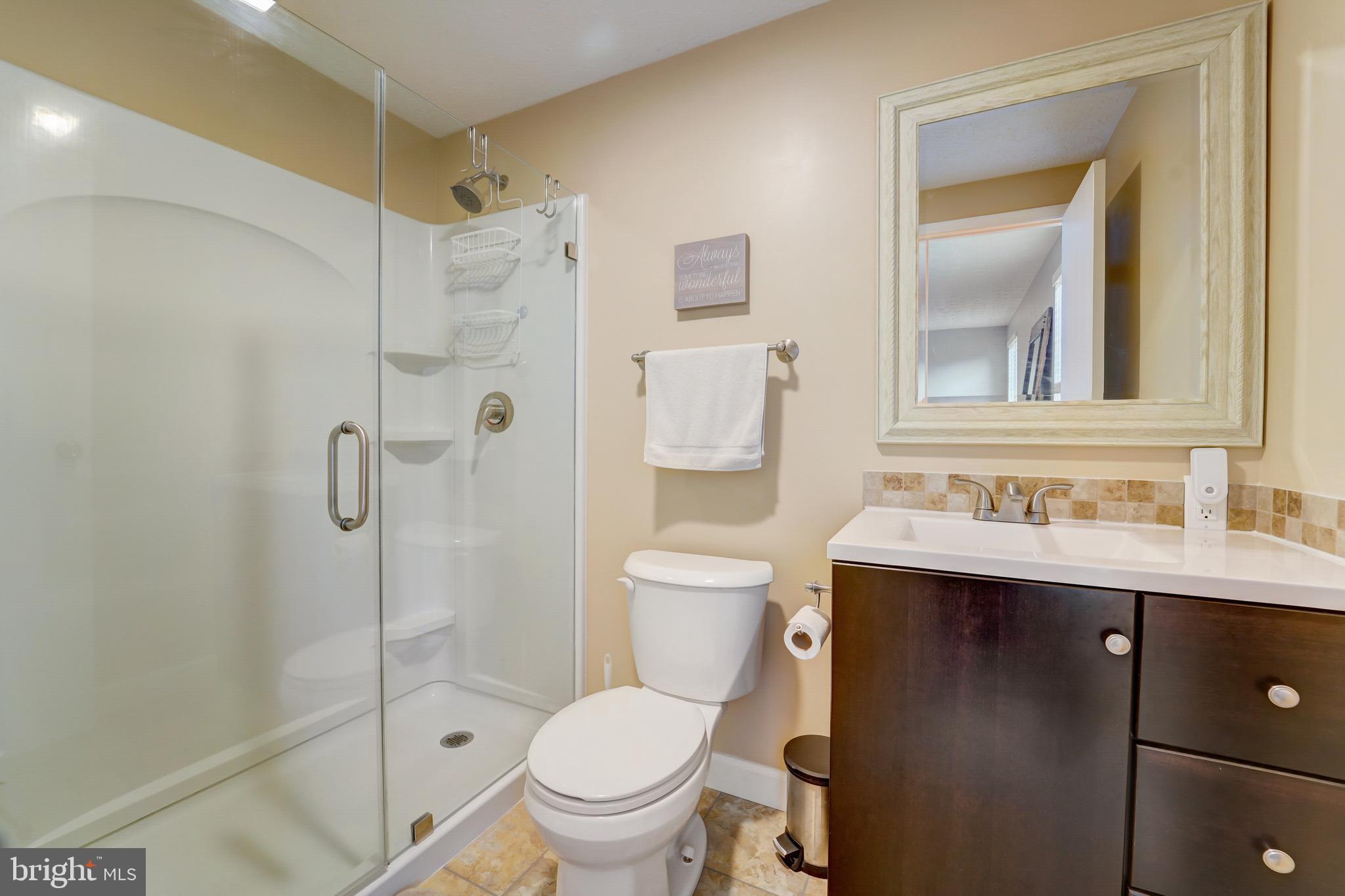 27 Highfields Drive Catonsville, MD 21228 - Photo 25 of 38 Primary Bathroom