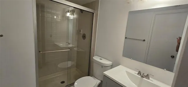 $250,000 | 7720 Northwest 79th Avenue, Unit B2, Tamarac, FL 33321