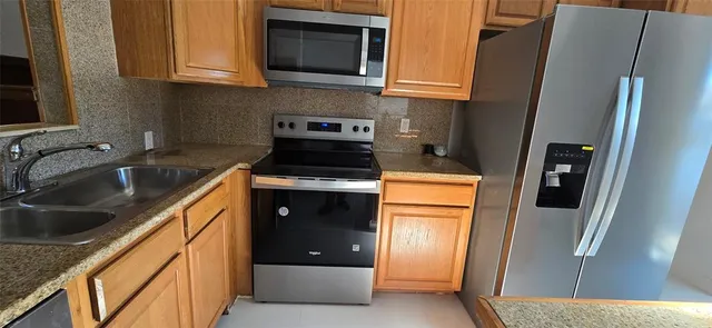 $250,000 | 7720 Northwest 79th Avenue, Unit B2, Tamarac, FL 33321