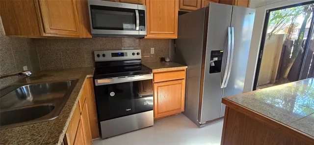 $250,000 | 7720 Northwest 79th Avenue, Unit B2, Tamarac, FL 33321