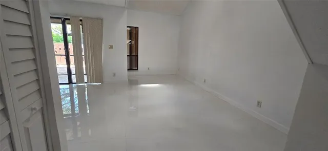 $250,000 | 7720 Northwest 79th Avenue, Unit B2, Tamarac, FL 33321