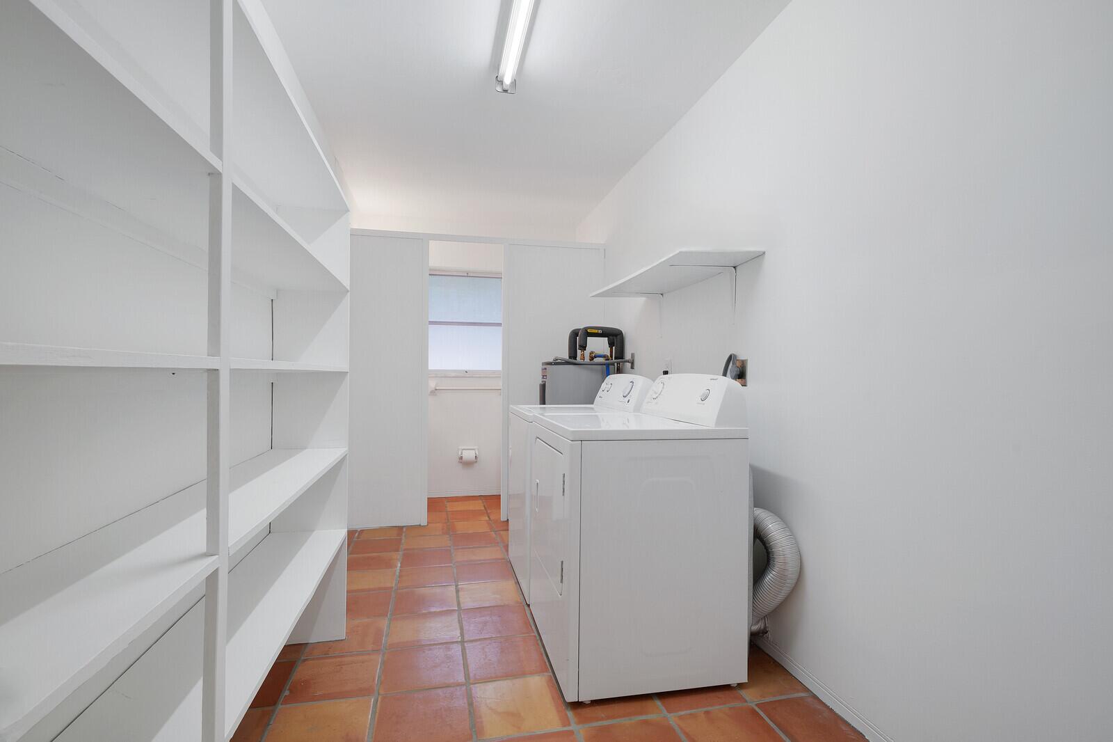 7 Southeast Paddock Circle Jupiter, FL 33469 - Photo 16 of 32 Laundry Room