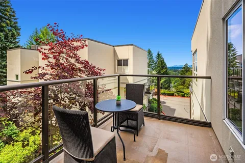 $1,295,000 | 11122 Northeast 41st Drive, Unit 39, Kirkland, WA 98033