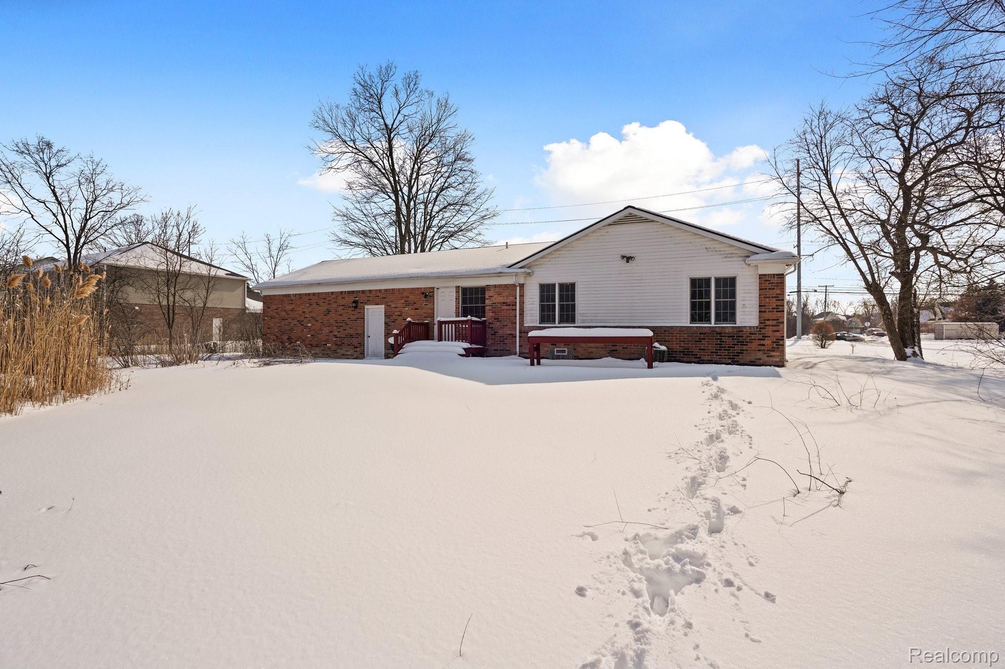 755 East Long Lake Road Troy, MI 48085 - Photo 8 of 39 8-web-or-mls-755 East Long Lake Road Troy - 07.jpg