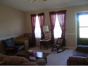 136 Slate Hill Road Telford, TN 37690 - Photo 5 of 7 Living room