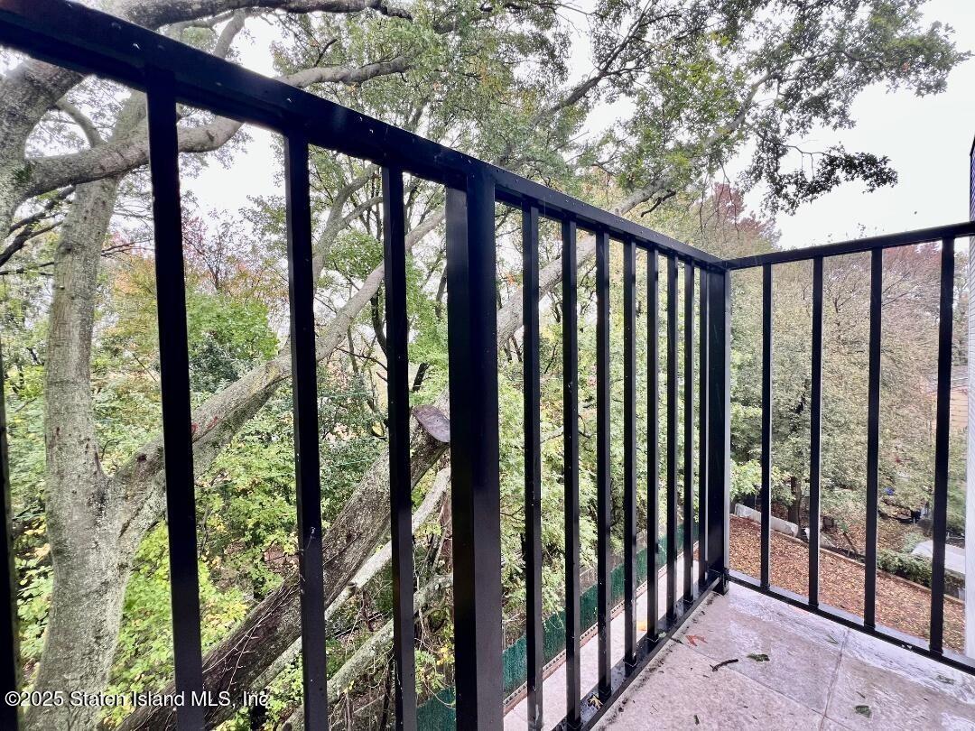 3865 Amboy Road, Unit 3F Staten Island, NY 10308 - Photo 6 of 20 a view of a porch