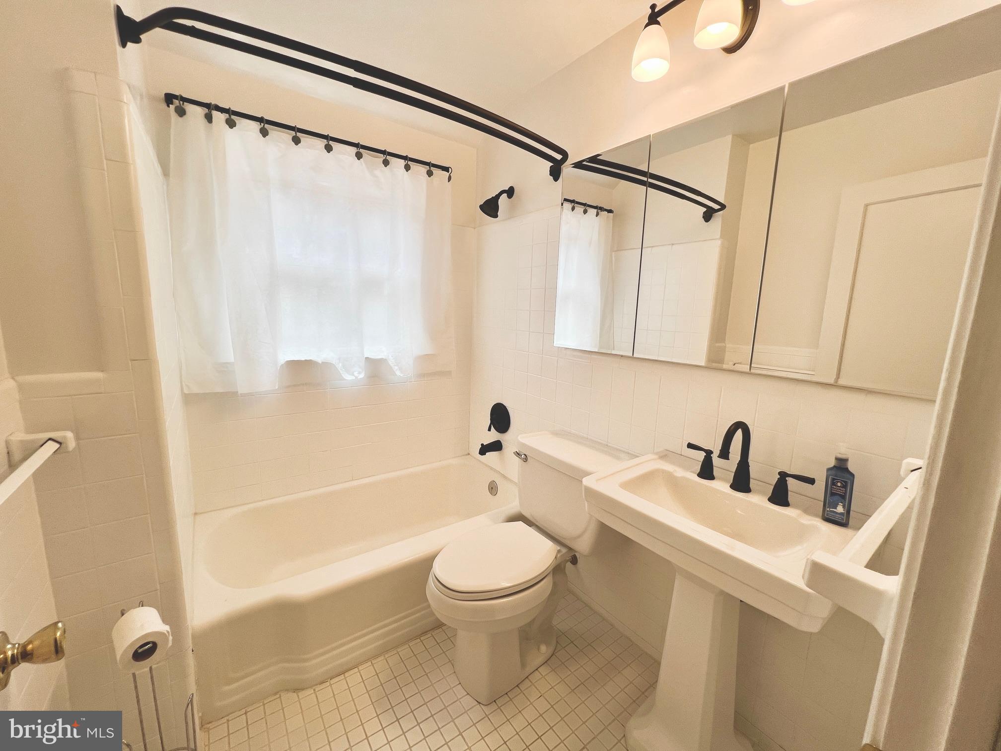 1806 Arcola Avenue Silver Spring, MD 20902 - Photo 16 of 32 Hall bathroom (FULL)