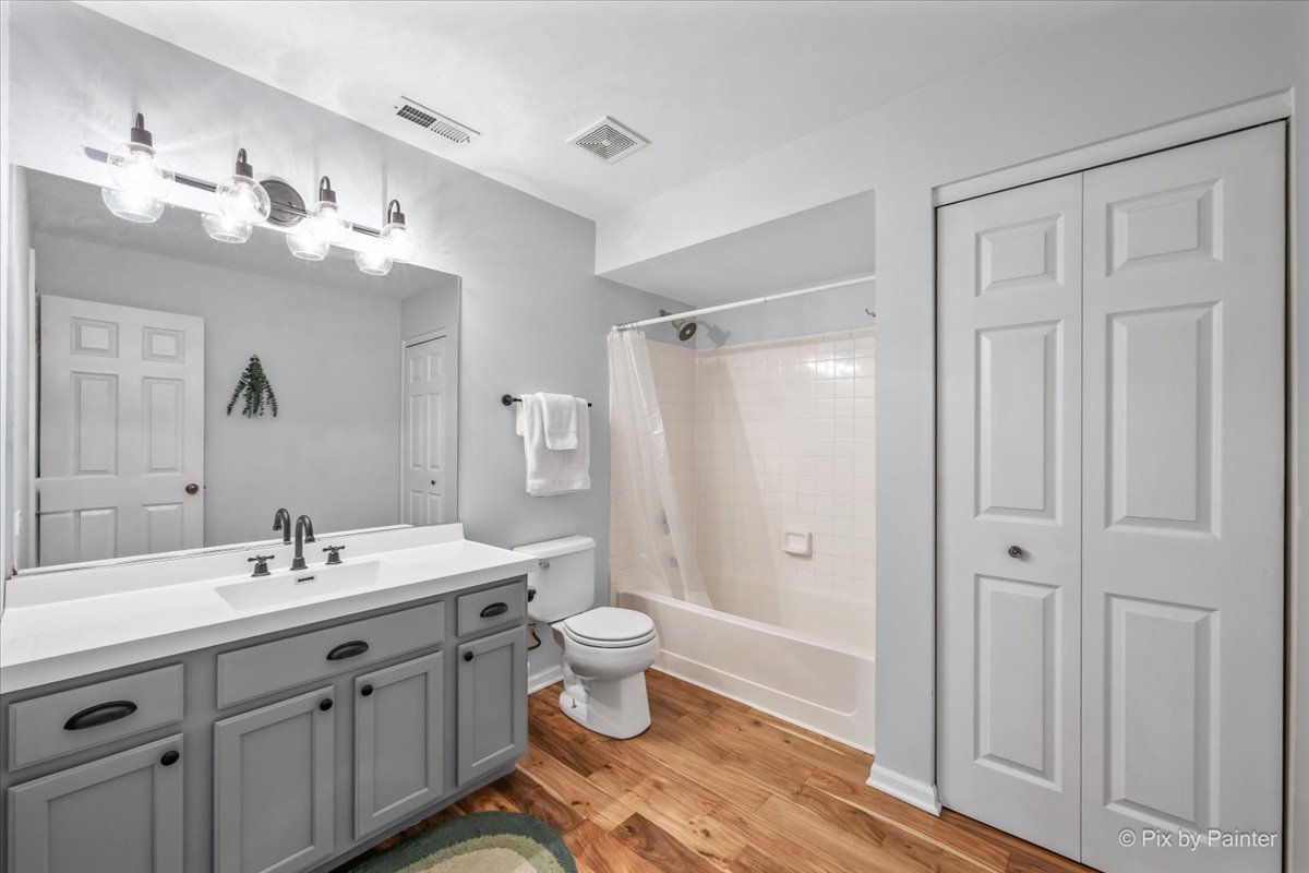 382 Crystal Ridge Drive, Unit 382 Crystal Lake, IL 60012 - Photo 13 of 22