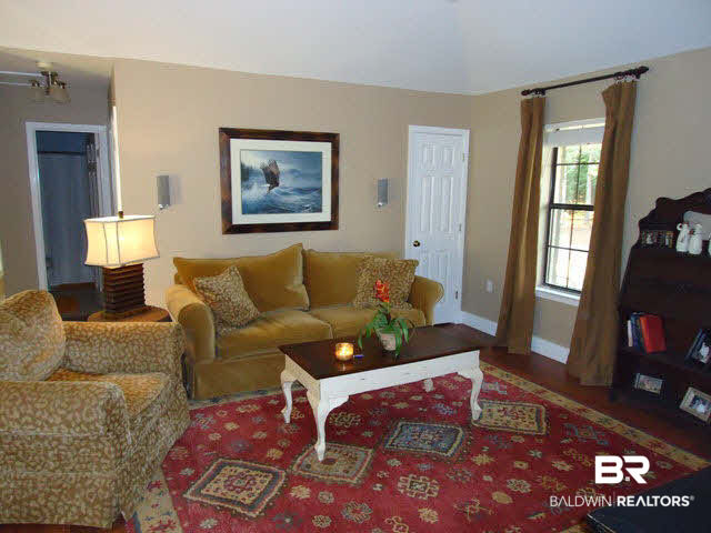 9470 County Road 24 Fairhope, AL 36532 - Photo 9 of 17 Living Room