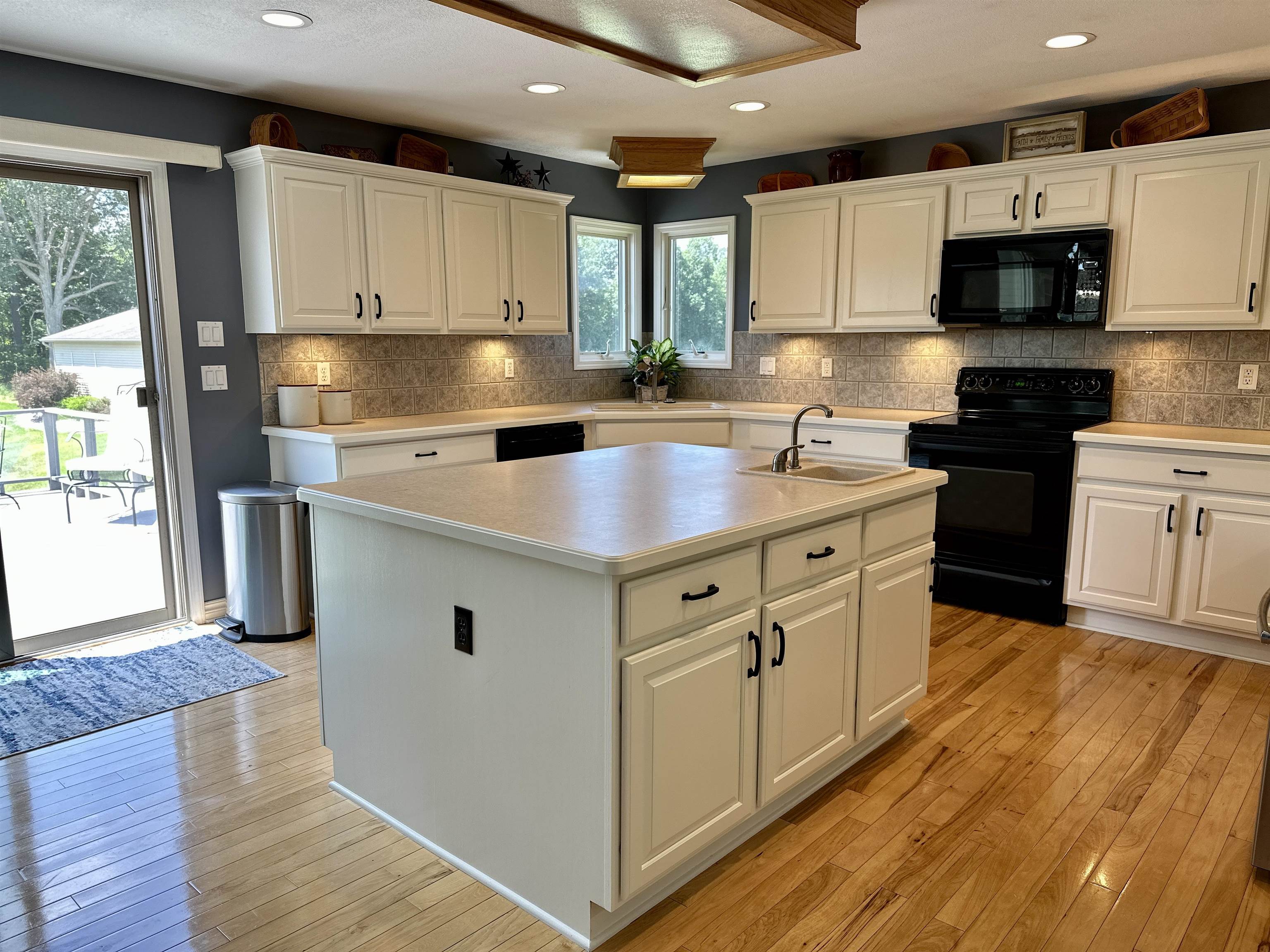 6006 Lytle Road Corunna, MI 48817 - Photo 5 of 96 50115273-4.JPG