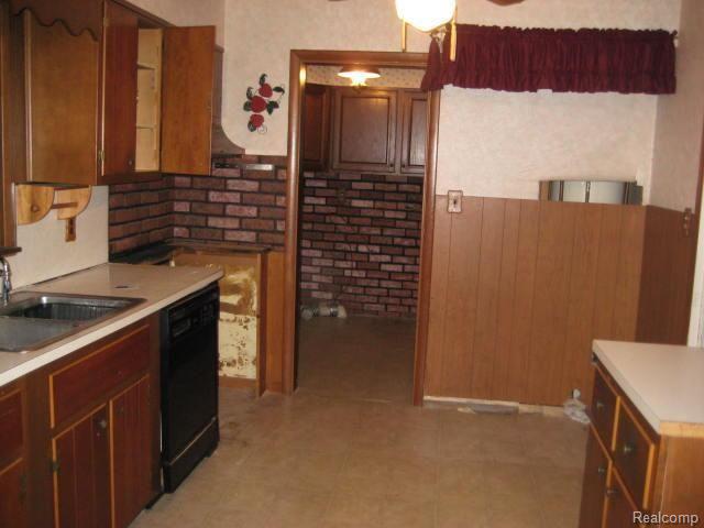 10324 Quirk Road Belleville, MI 48111 - Photo 4 of 8 kitchen