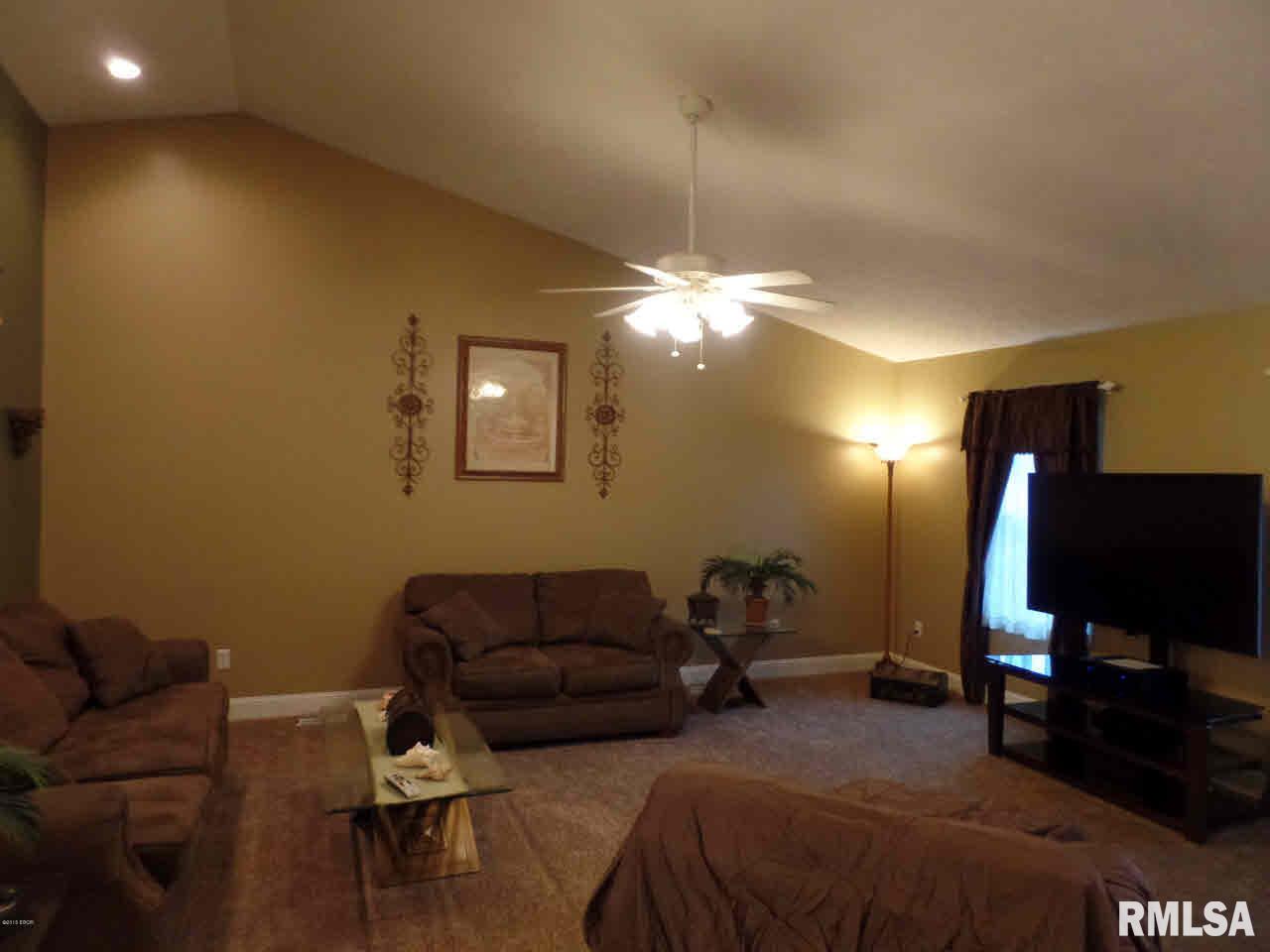 13100 Davidson Road Marion, IL 62959 - Photo 3 of 17