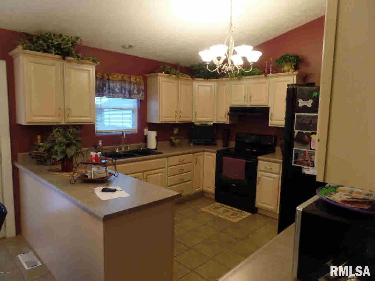 13100 Davidson Road Marion, IL 62959 - Photo 6 of 17