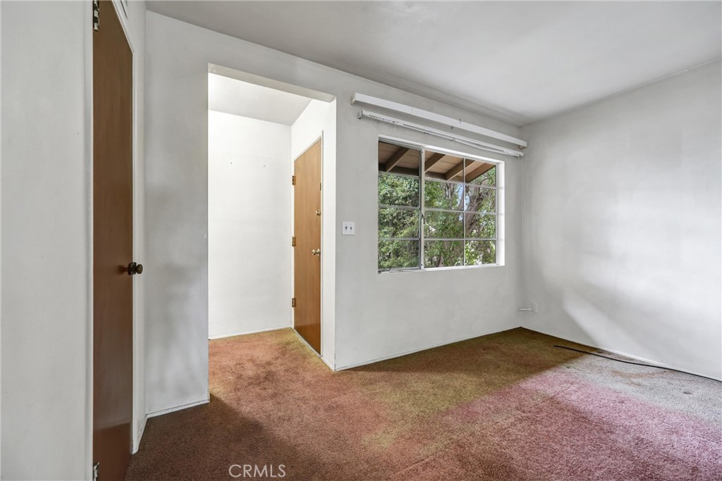 4811 Ramsdell Avenue La Crescenta, CA 91214 - Photo 4 of 28