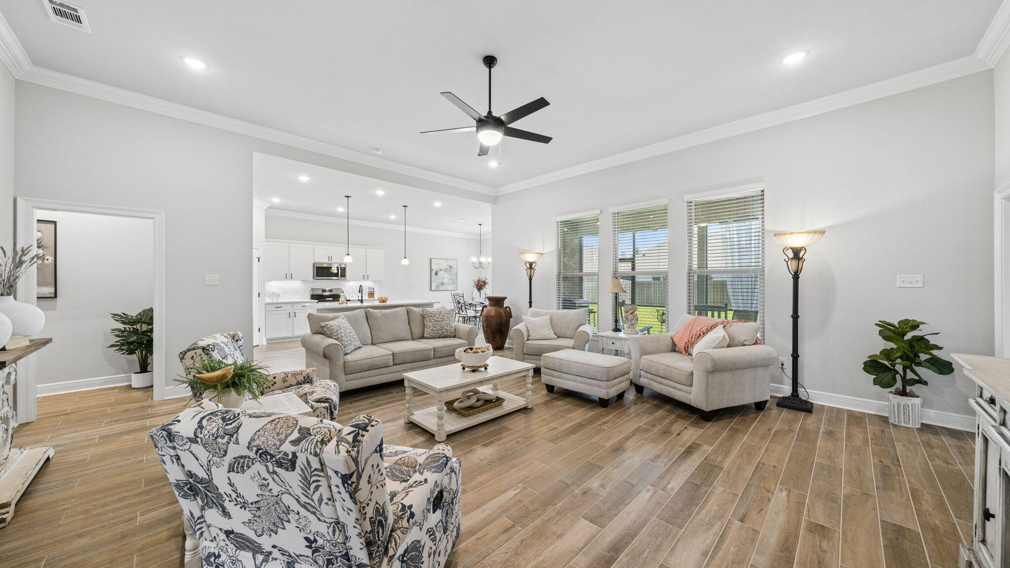 53 Lumen Loop Freeport, FL 32439 - Photo 9 of 62 38-web-or-mls-DSC05528