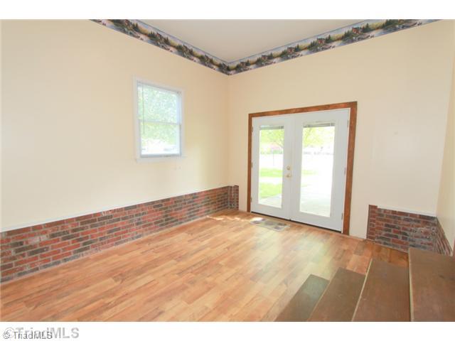 200 Pineview Road Gibsonville, NC 27249 - Photo 9 of 16 Den/Family/Great Room.