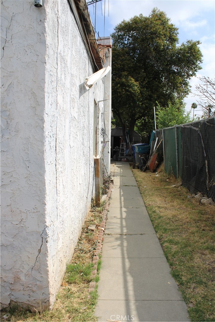 2723 Iris Street Riverside, CA 92507 - Photo 14 of 14 a view of a backyard with pathway