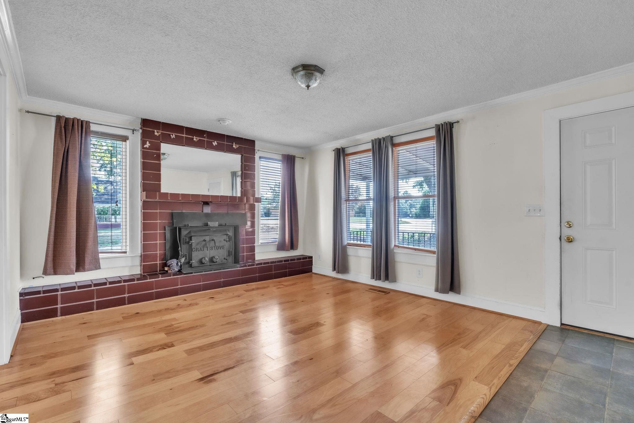 407 Hampton Road, Unit 407 Greer, SC 29651 - Photo 4 of 31