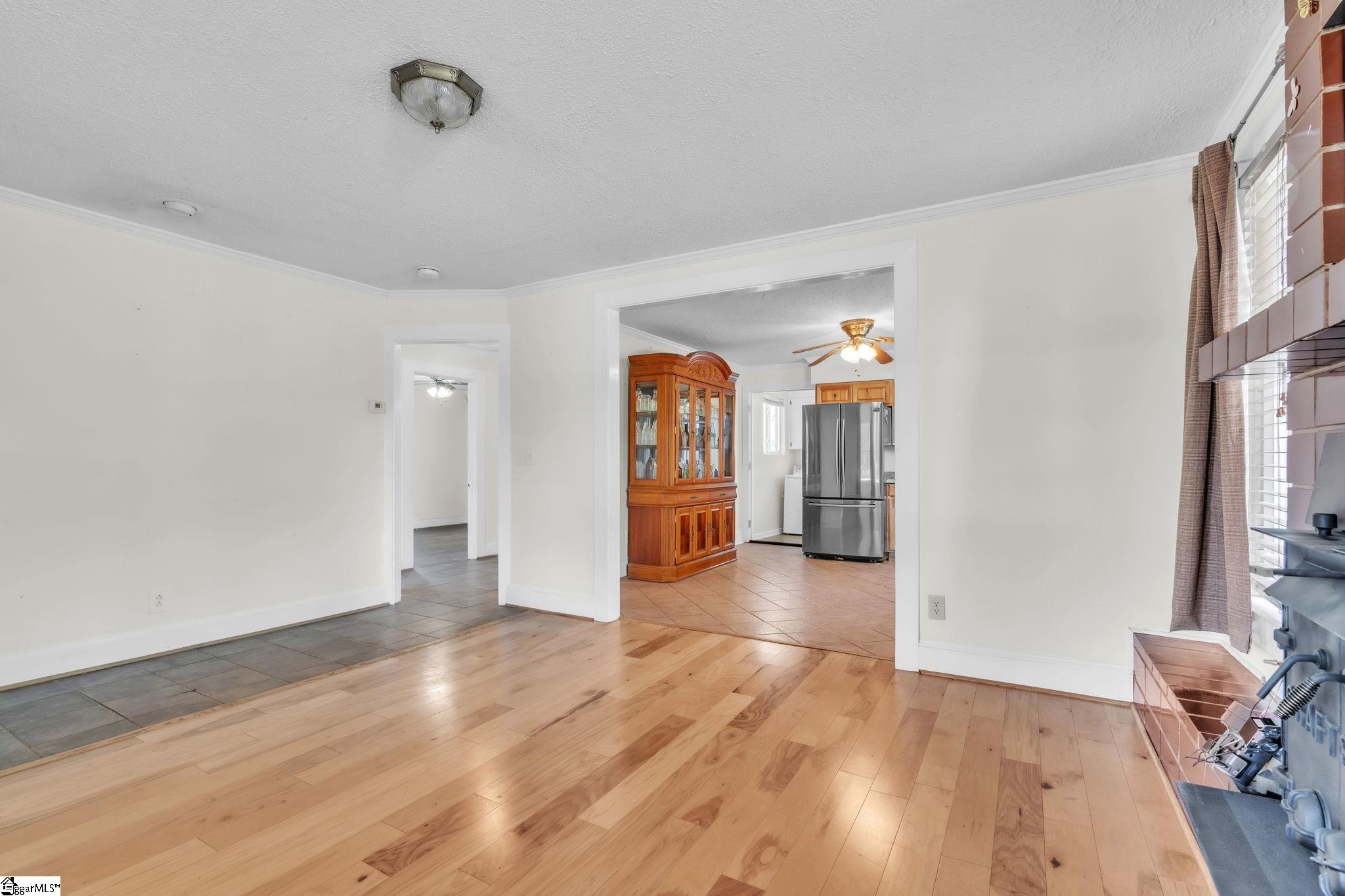 407 Hampton Road, Unit 407 Greer, SC 29651 - Photo 6 of 31