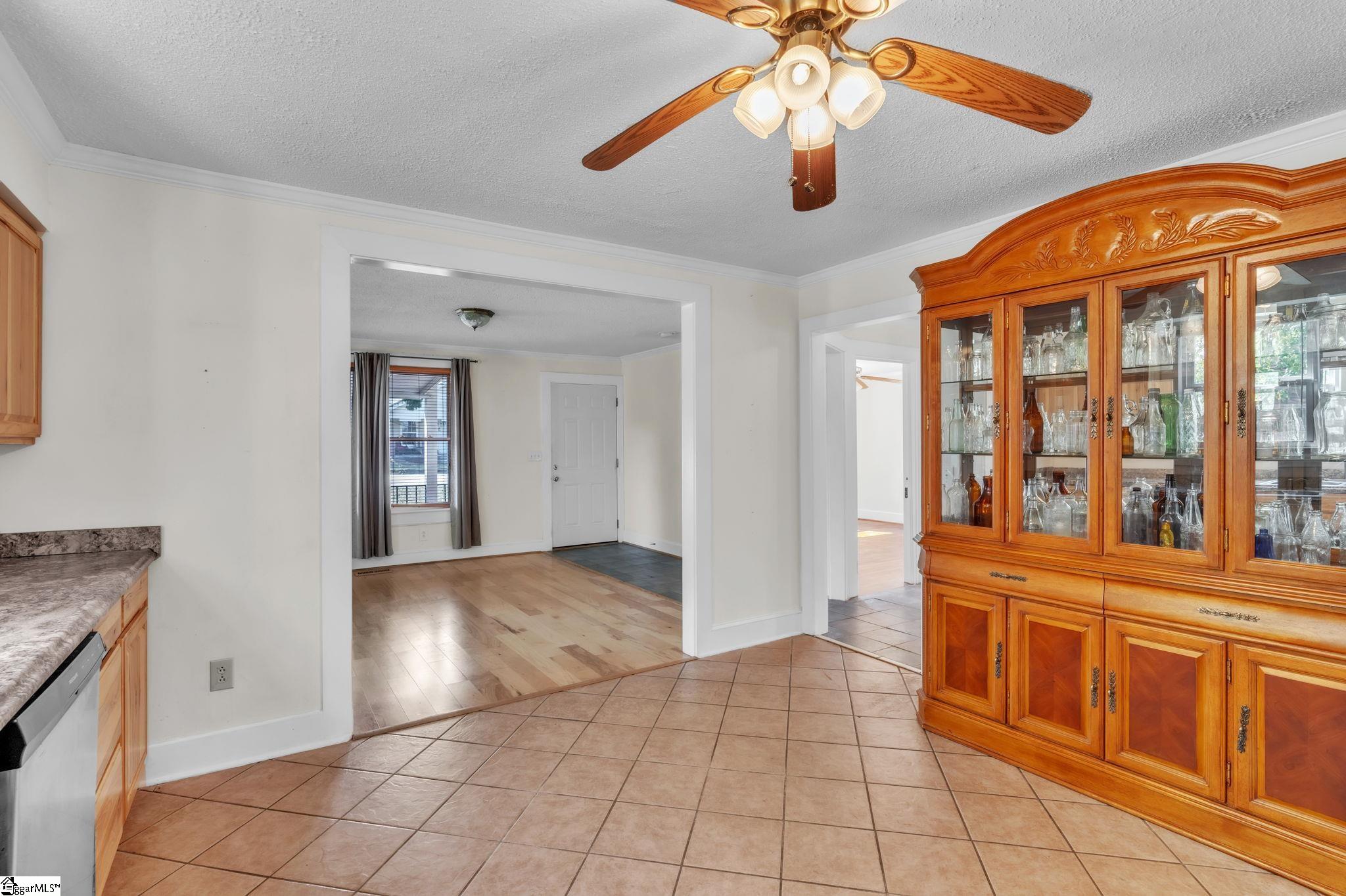 407 Hampton Road, Unit 407 Greer, SC 29651 - Photo 9 of 31