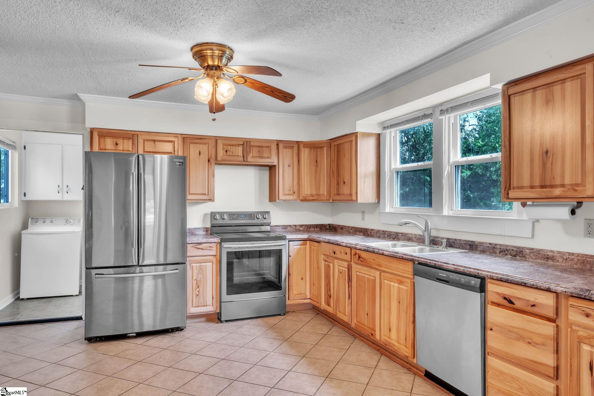 407 Hampton Road, Unit 407 Greer, SC 29651 - Photo 10 of 31