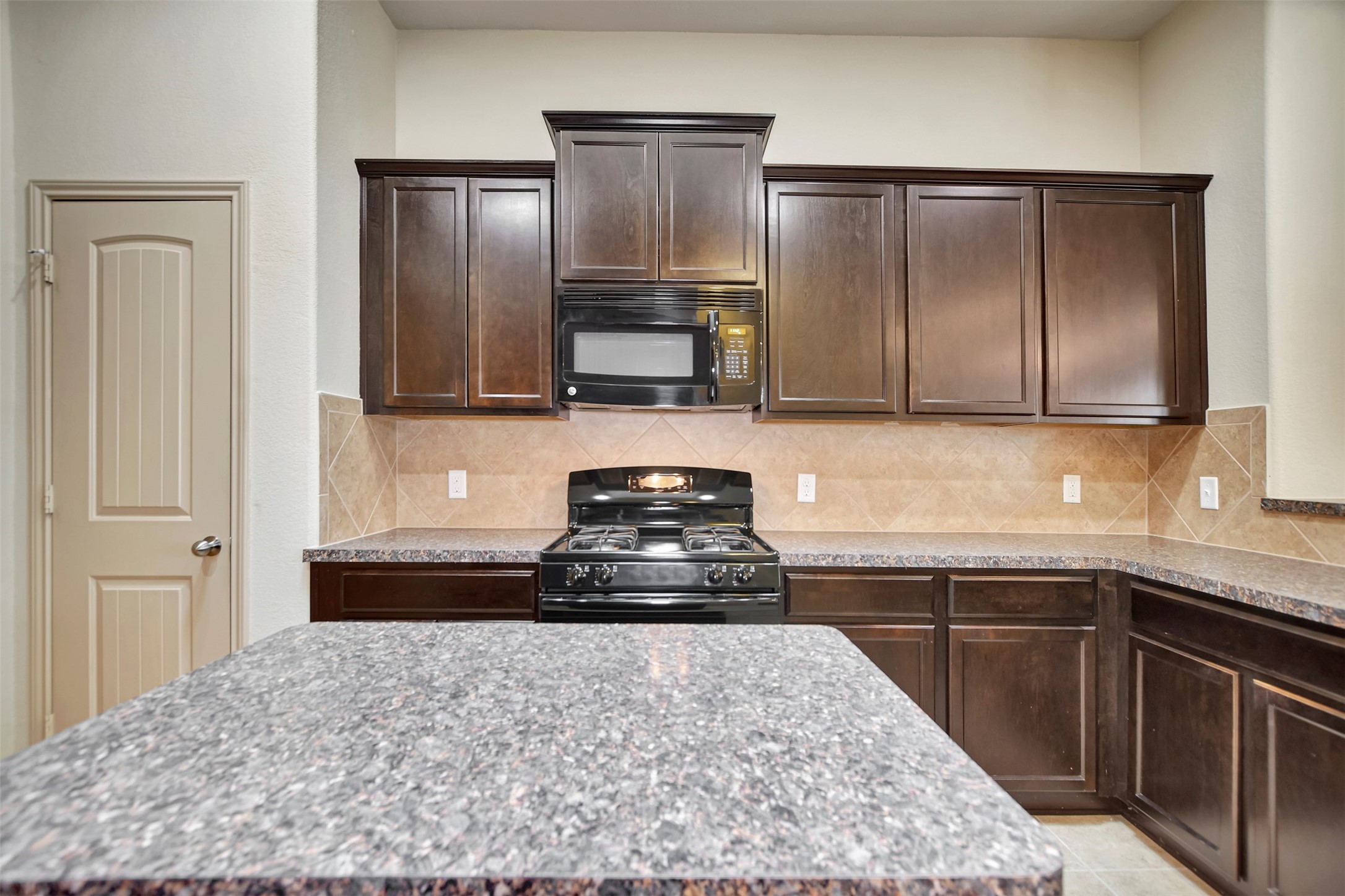 11413 West Woodmark Conroe, TX 77304 - Photo 15 of 40