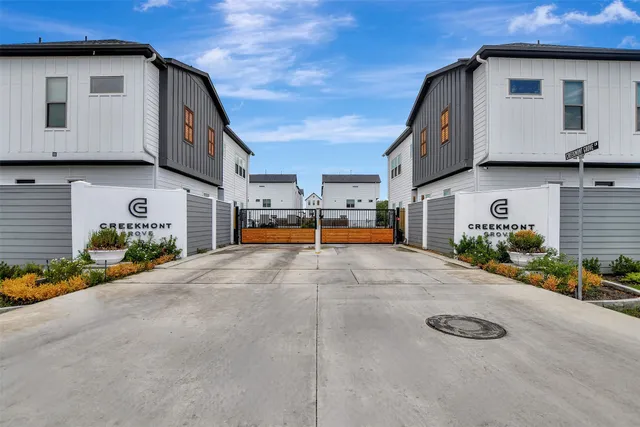 a view of a street with house
