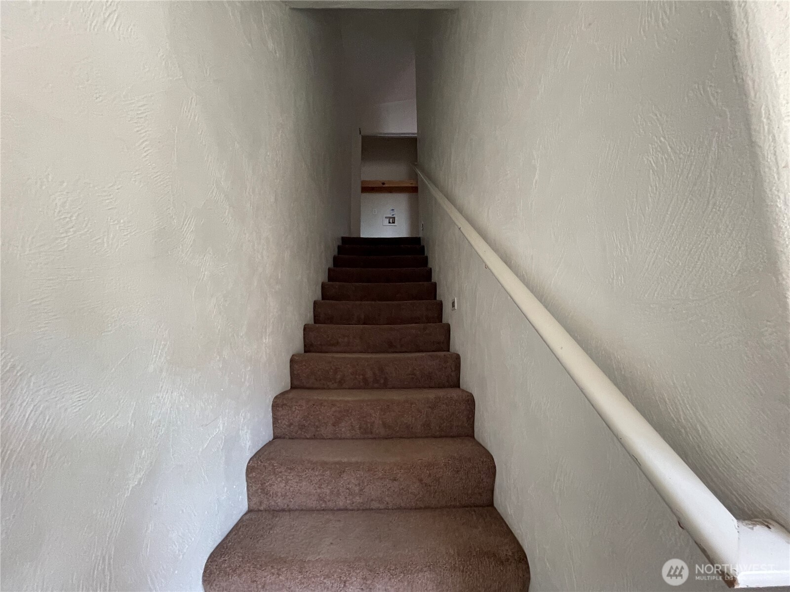 911 West Front Street Winlock, WA 98596 - Photo 17 of 30 a view of entryway