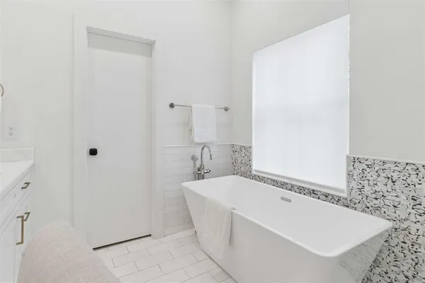 $12,000 | 6452 Lavendale Avenue, Dallas, TX 75230