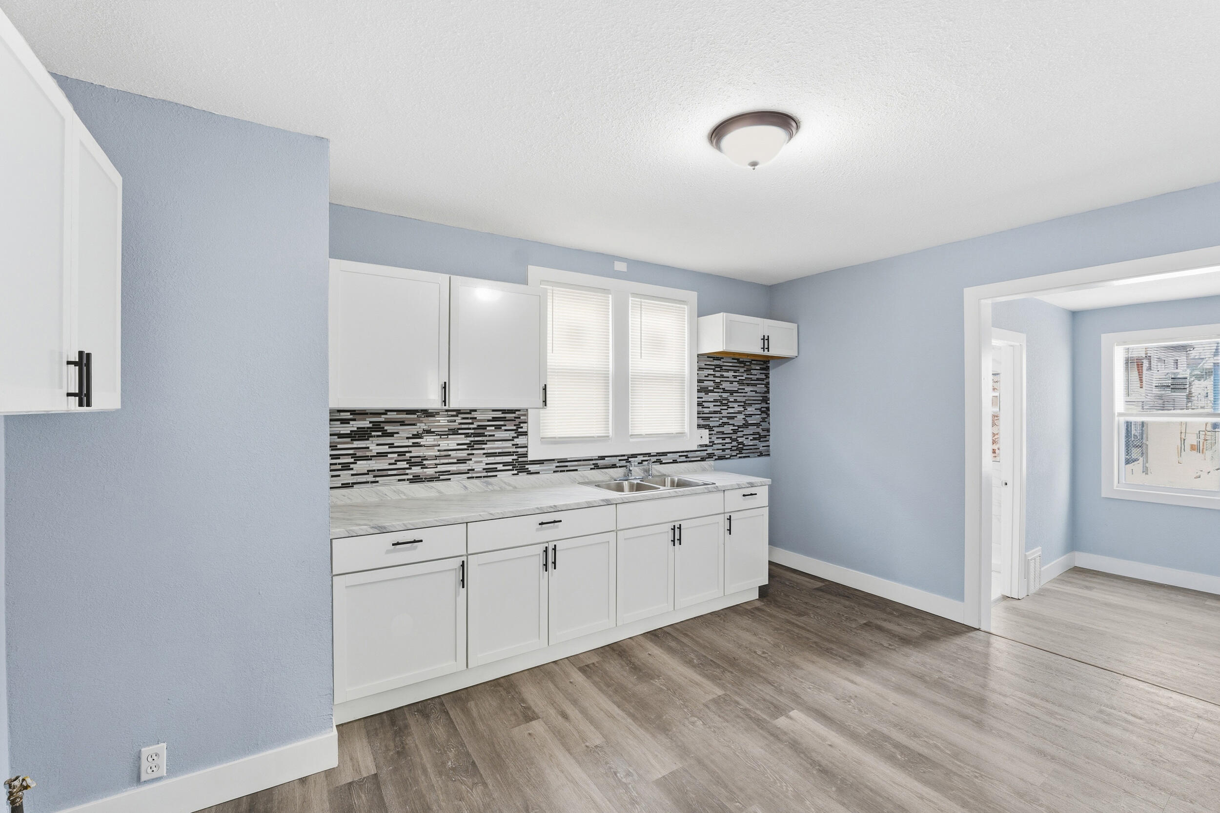 2354 South 16th Street Milwaukee, WI 53215 - Photo 3 of 16 Kitchen