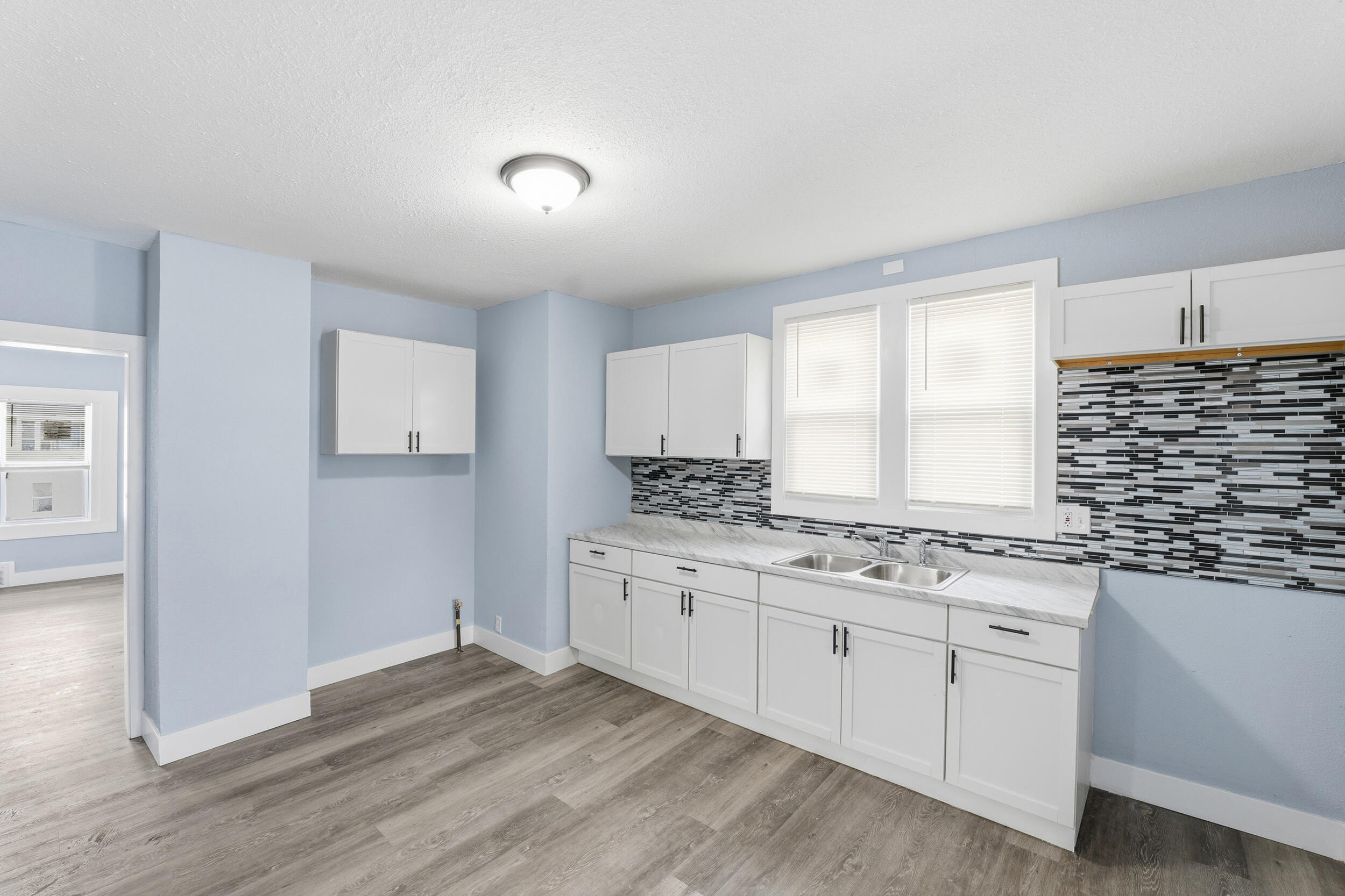 2354 South 16th Street Milwaukee, WI 53215 - Photo 4 of 16 Kitchen