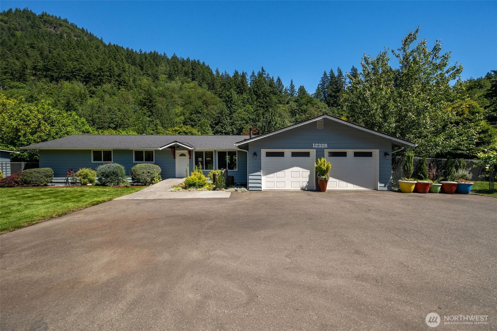 12328 Issaquah-Hobart Road Southeast Issaquah, WA 98027 - Photo 2 of 40