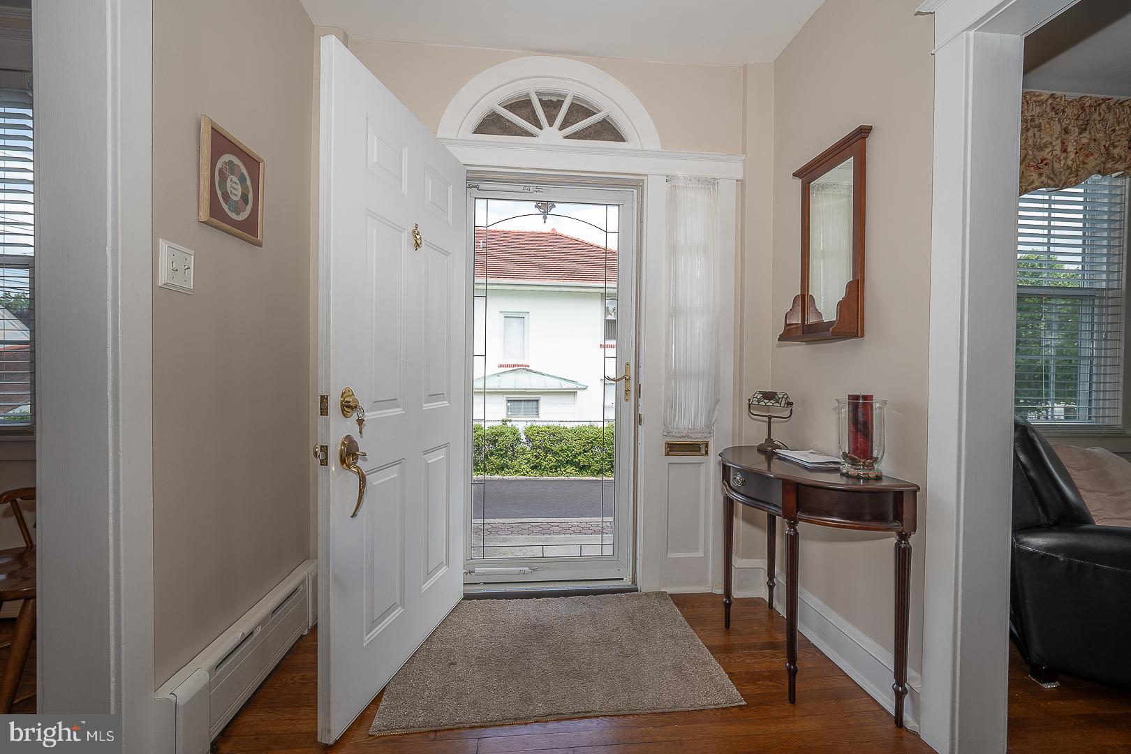 470 Gainsboro Road Drexel Hill, PA 19026 - Photo 6 of 60